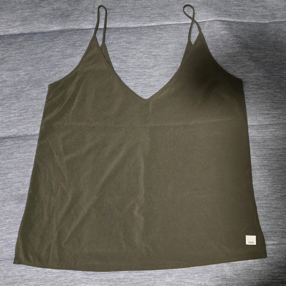 Vuori Women's Villa V-Neck Cami - Picture 3 of 4